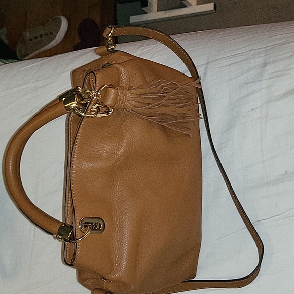 Vince Camuto Handbags - EUC Vince Canuto Bag